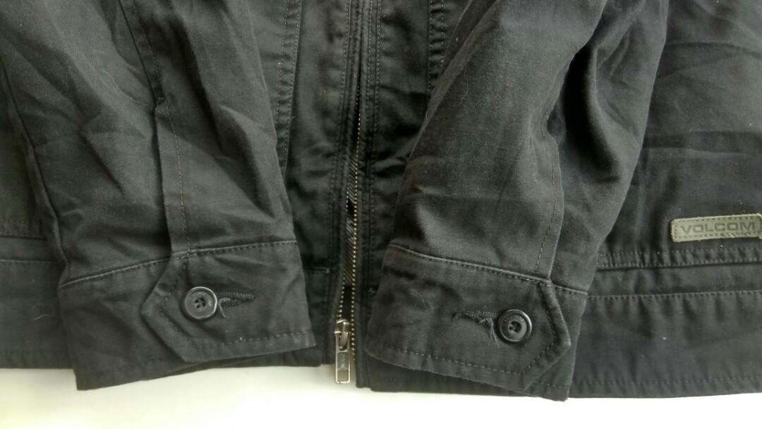 Detail Jaket Kulit Volcom Nomer 47