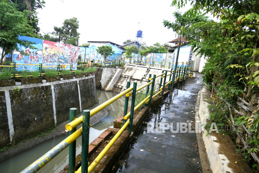 Detail Jalan Tepi Sungai Nomer 2