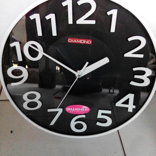Detail Jam Dinding Diamond Nomer 20