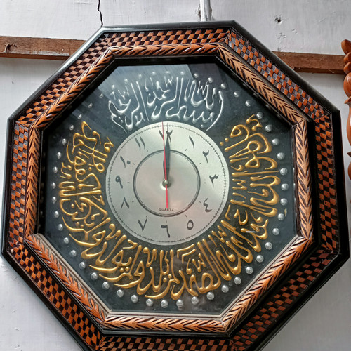 Detail Jam Kaligrafi Kayu Nomer 52