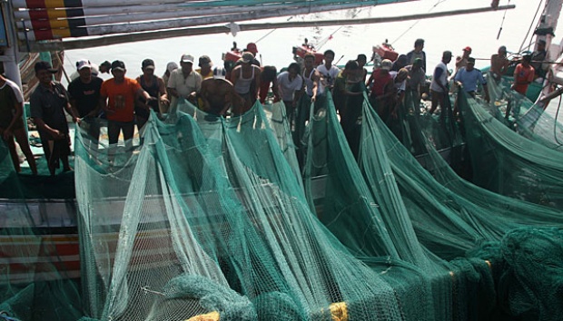 Detail Jaring Ikan Di Laut Nomer 22