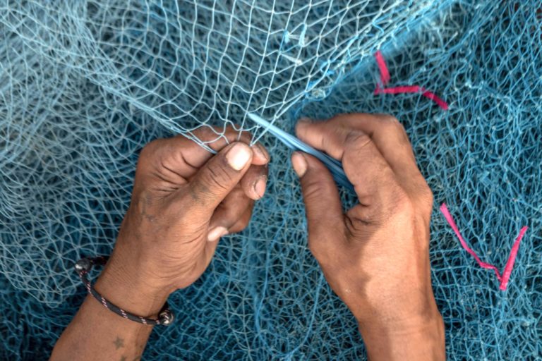 Detail Jaring Ikan Di Laut Nomer 7