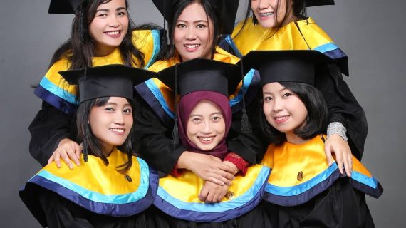 Detail Jasa Foto Wisuda Nomer 25