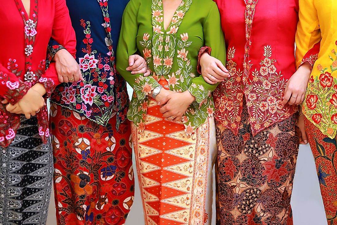 Detail Javanese Traditional Clothes Nomer 12