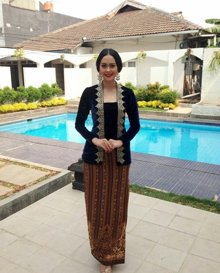 Detail Javanese Traditional Clothes Nomer 15