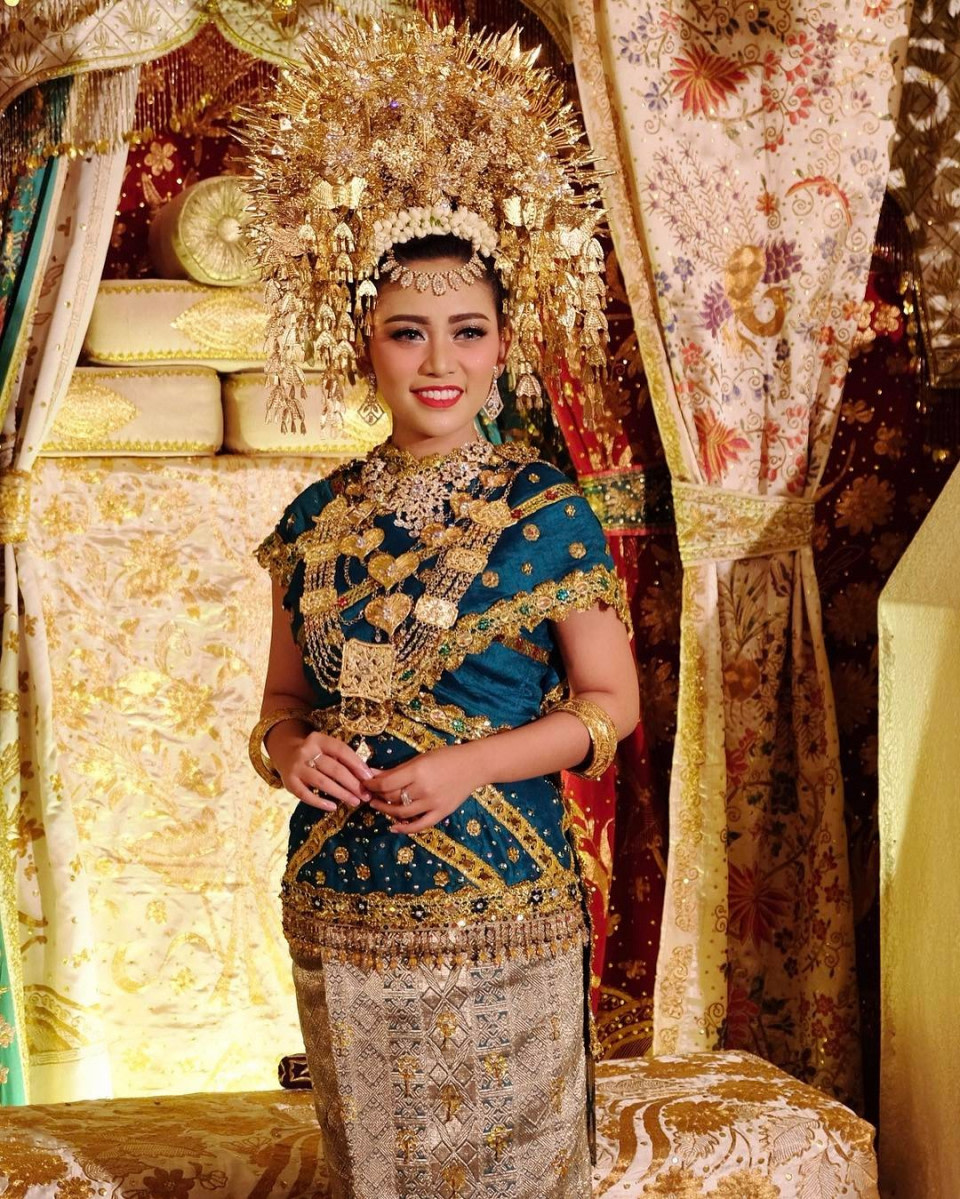 Detail Javanese Traditional Clothes Nomer 21