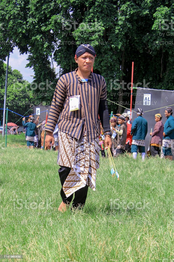 Detail Javanese Traditional Clothes Nomer 24