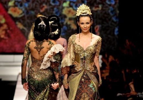 Detail Javanese Traditional Clothes Nomer 27