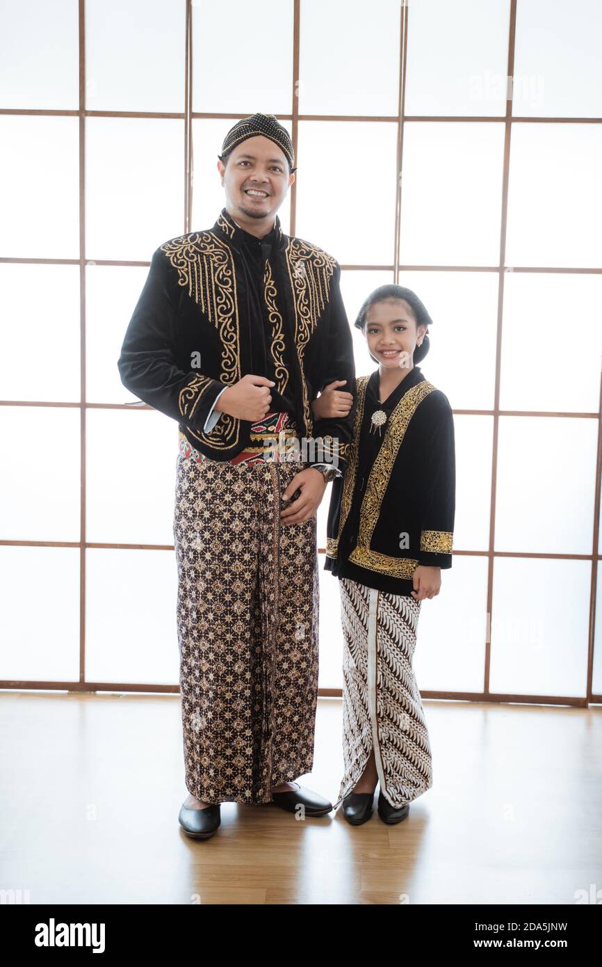 Detail Javanese Traditional Clothes Nomer 4