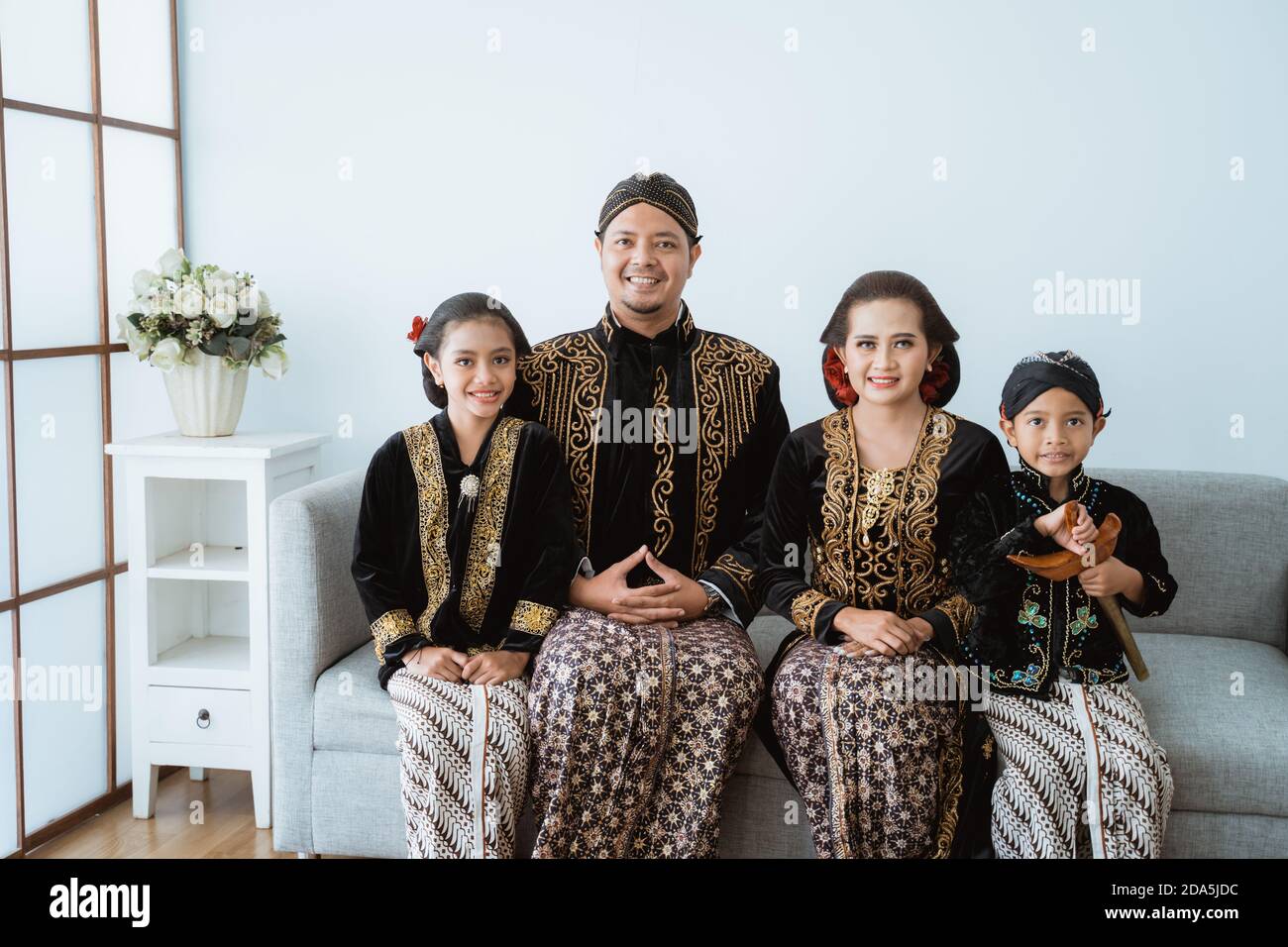 Detail Javanese Traditional Clothes Nomer 42