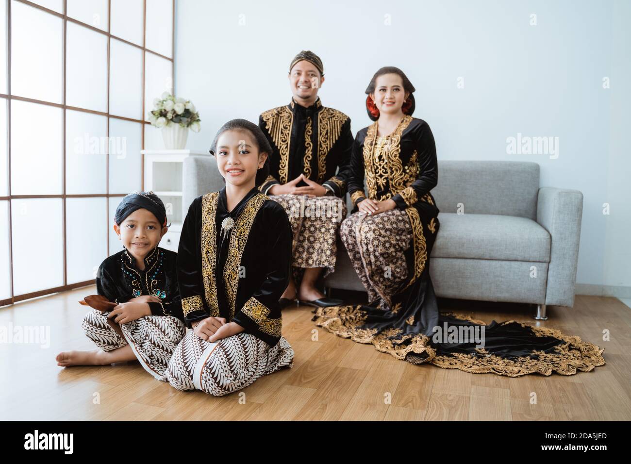 Detail Javanese Traditional Clothes Nomer 50