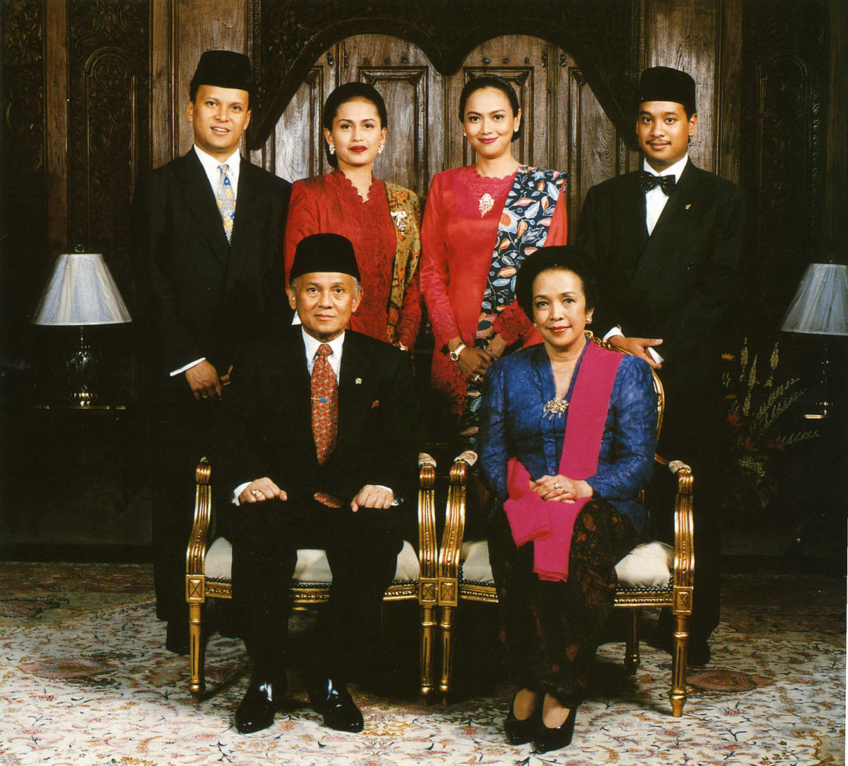 Detail Javanese Traditional Clothes Nomer 7