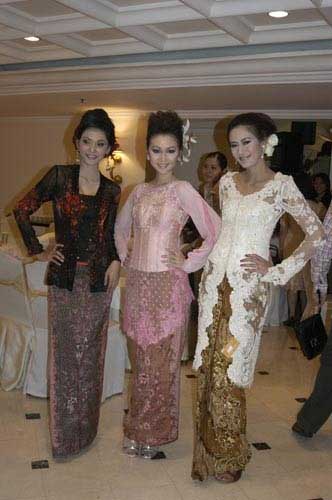 Detail Javanese Traditional Clothes Nomer 9