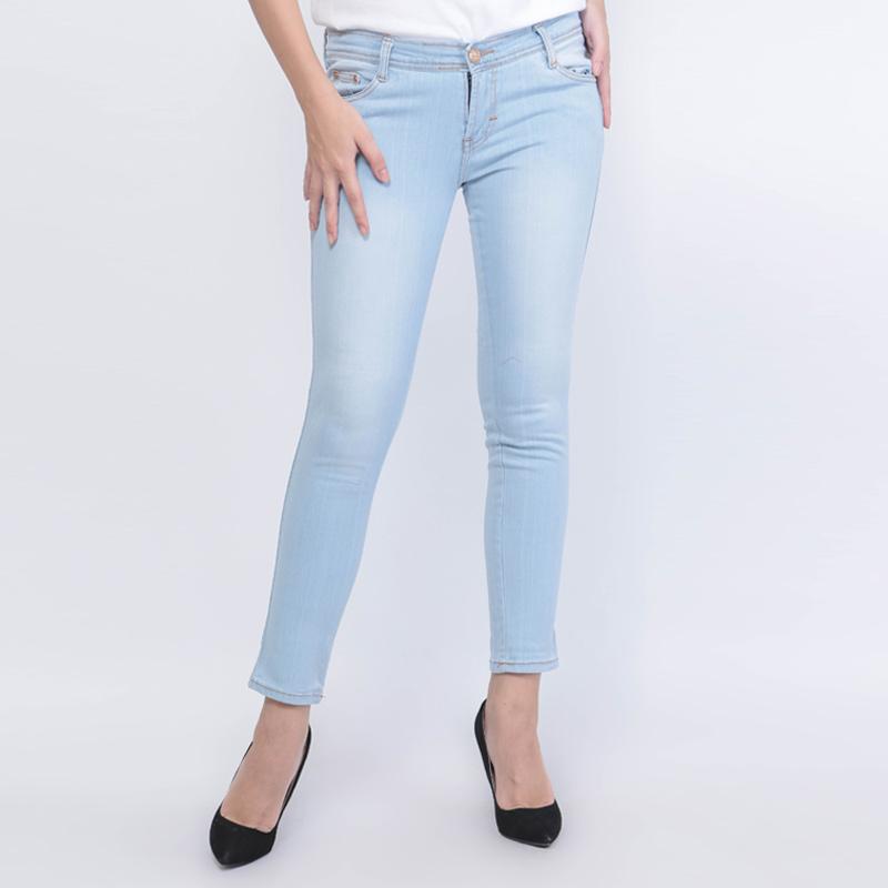 Detail Jeans Biru Langit Nomer 6