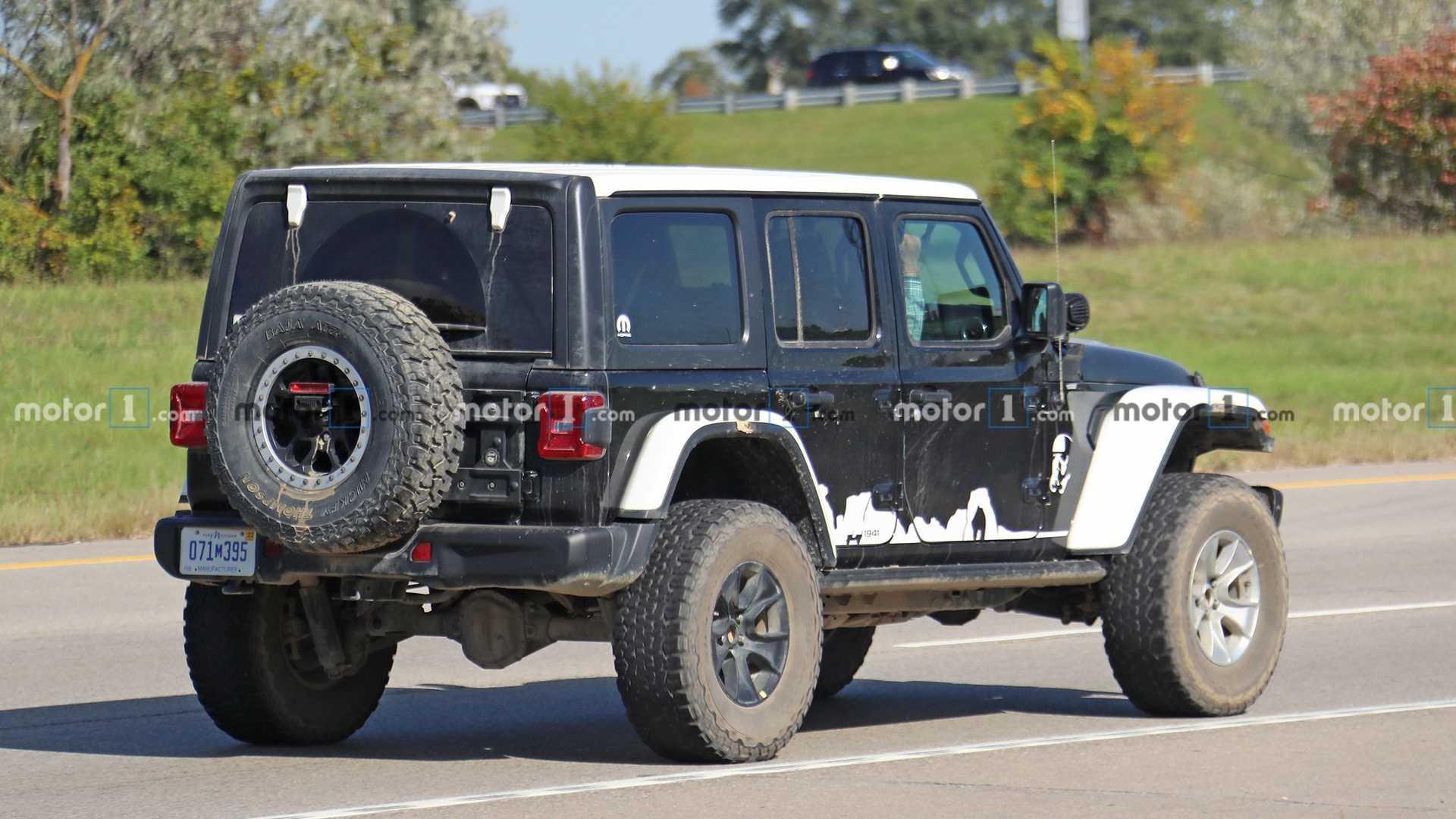 Detail Jeep Stormtrooper Nomer 40