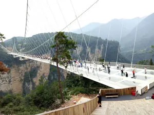 Detail Jembatan Kaca Zhang Jia Jie Nomer 54