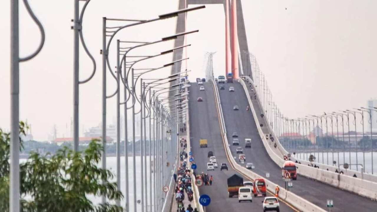 Detail Jembatan Suramadu Hd Nomer 42