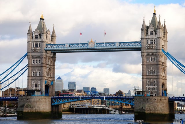 Jembatan Tower Bridge - KibrisPDR
