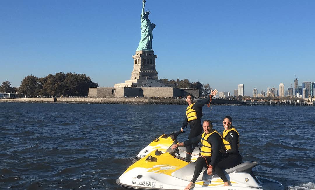 Jet Ski Around Statue Of Liberty - KibrisPDR