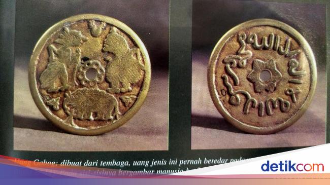 Detail Jimat Uang Logam Kuno Nomer 16