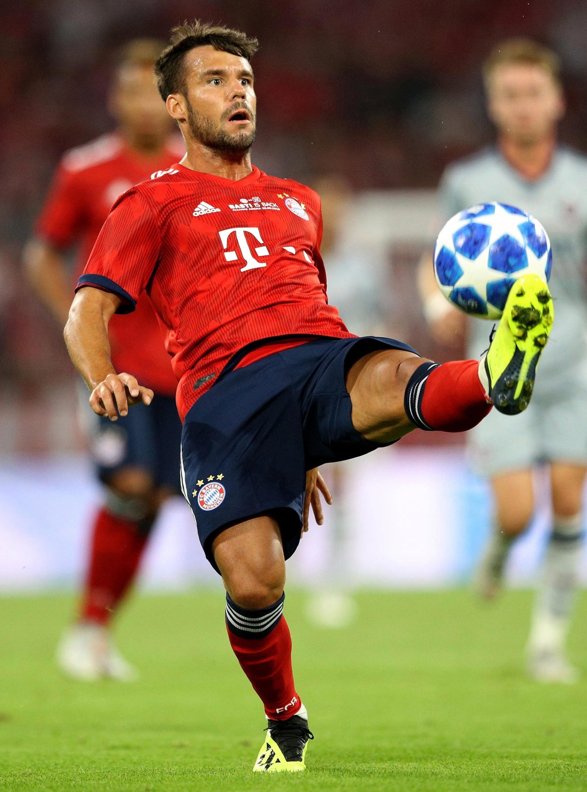 Detail Juan Bernat Bayern Munich Nomer 5