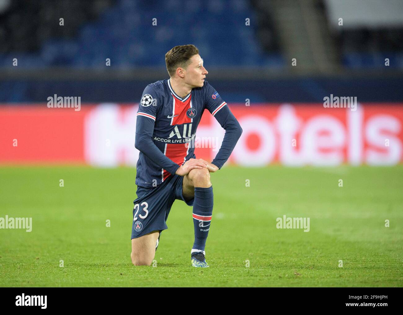 Detail Julian Draxler Bayern Munich Nomer 12