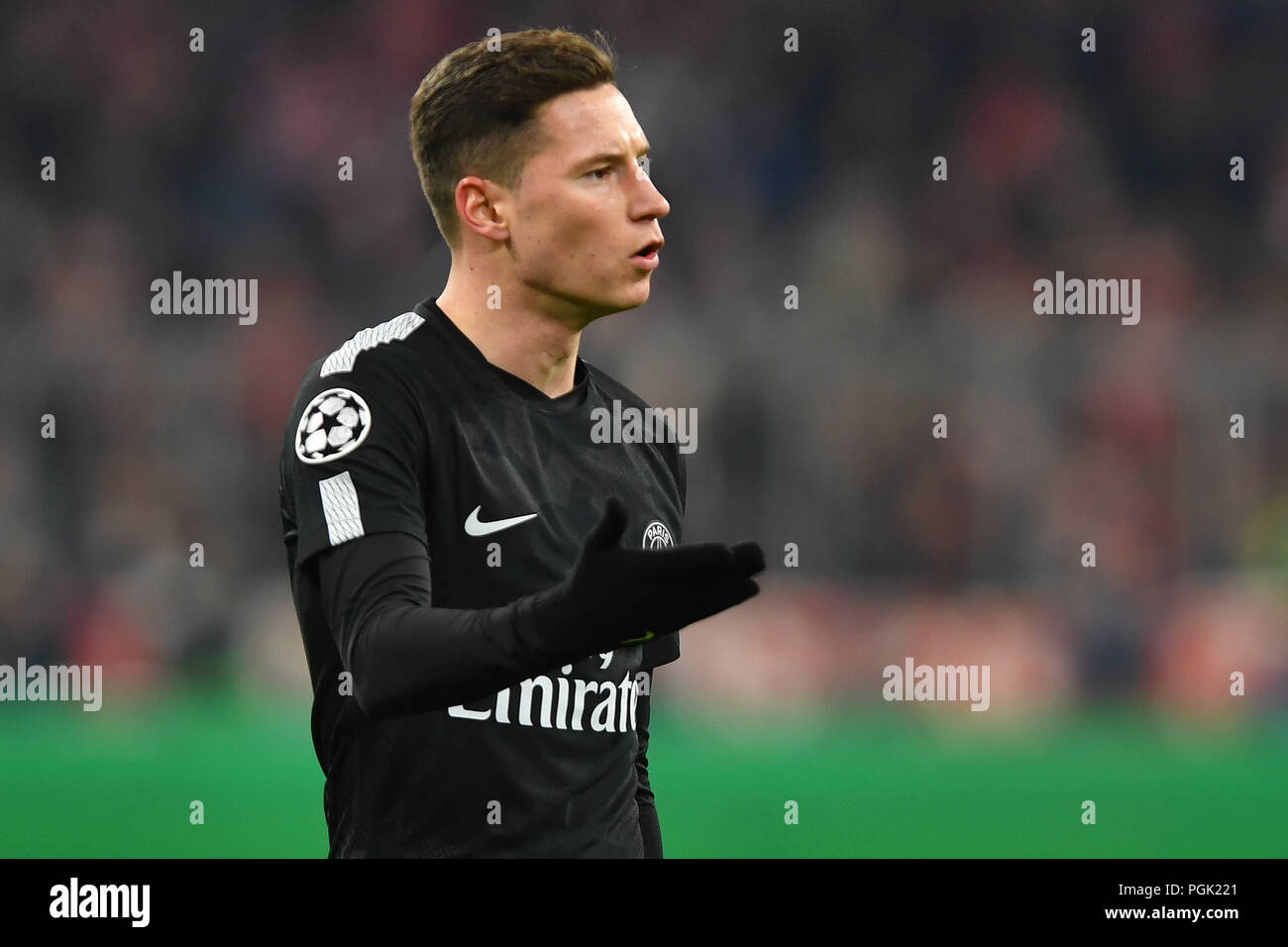 Detail Julian Draxler Bayern Munich Nomer 20