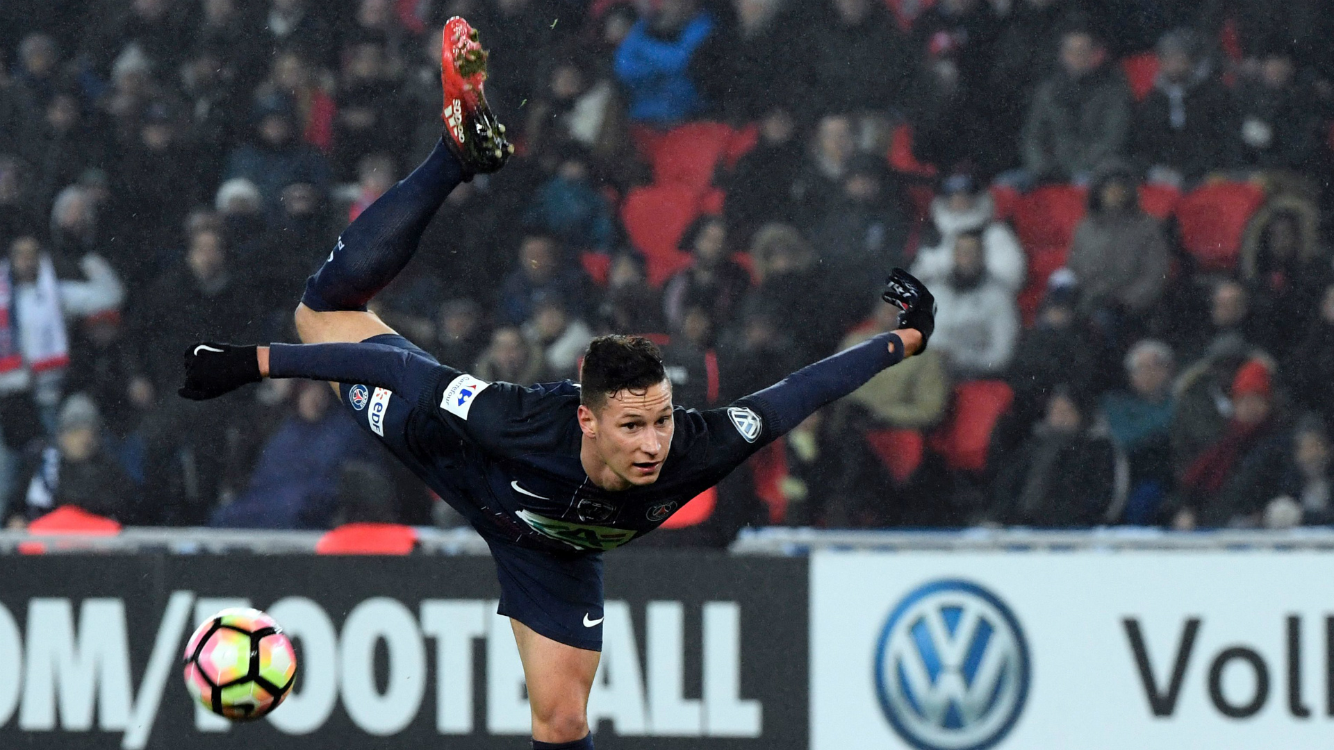 Detail Julian Draxler Wallpaper Nomer 35