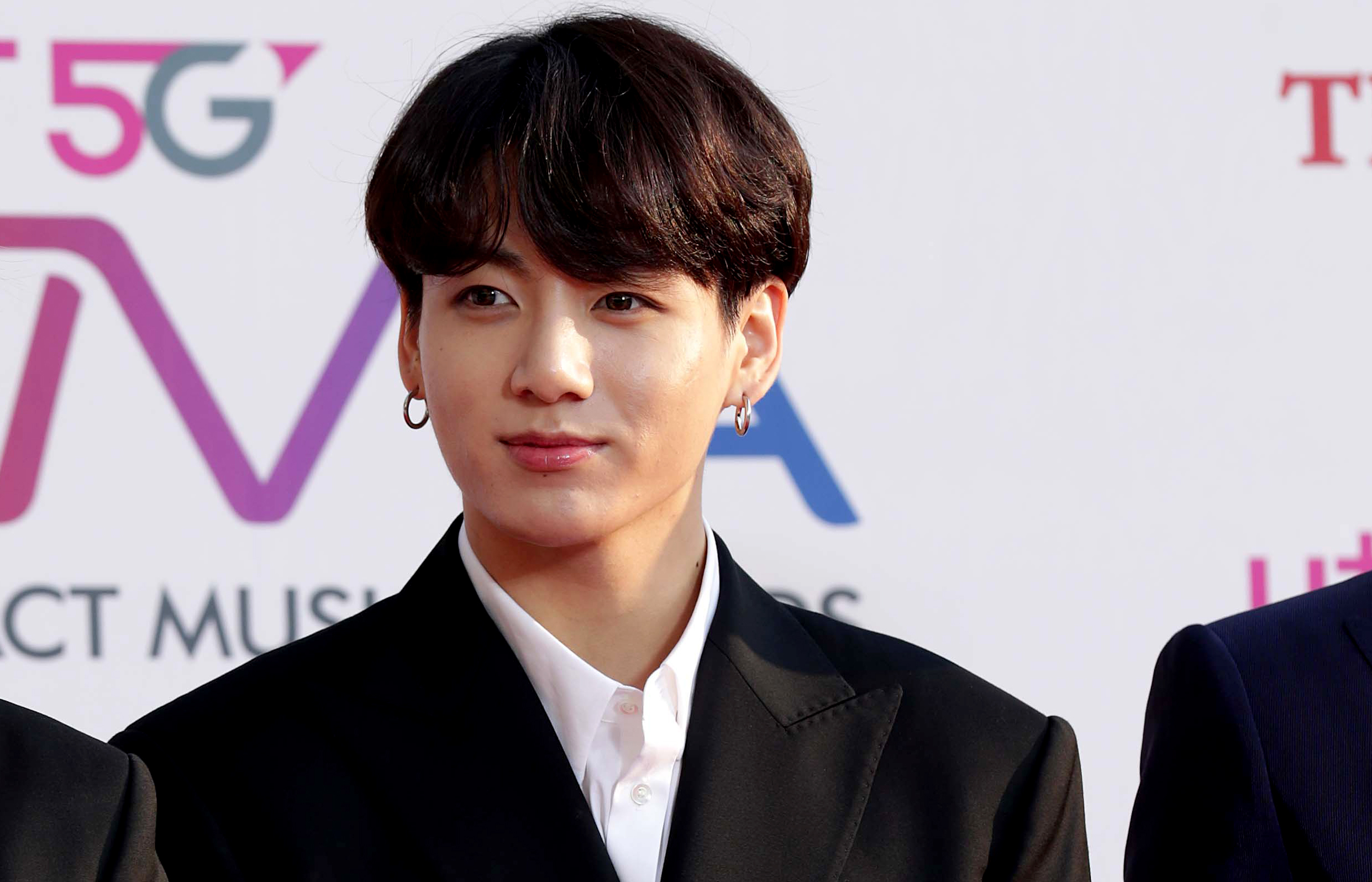 Detail Jungkook Foto Bts Nomer 45