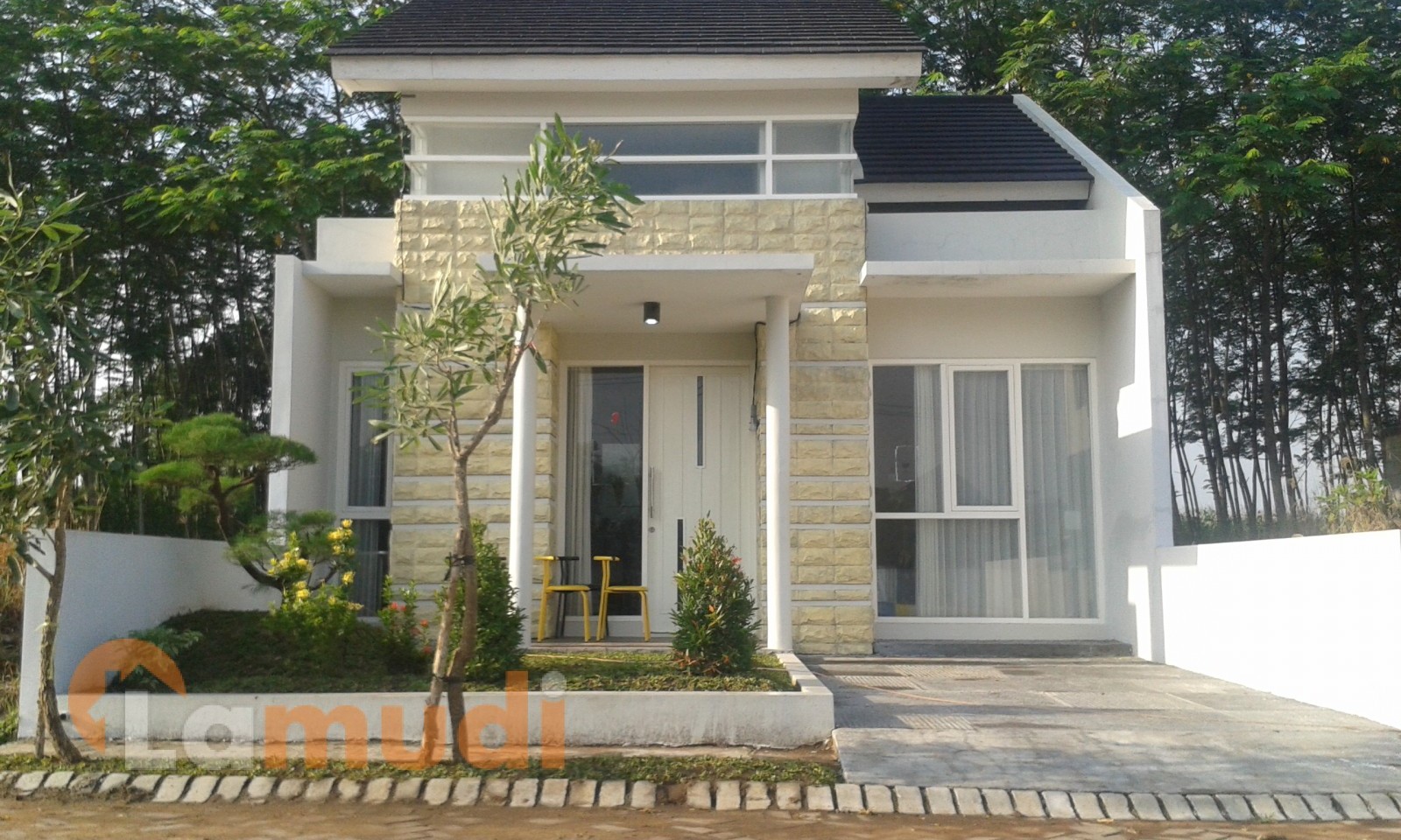 Detail Kaca Depan Rumah Nomer 17