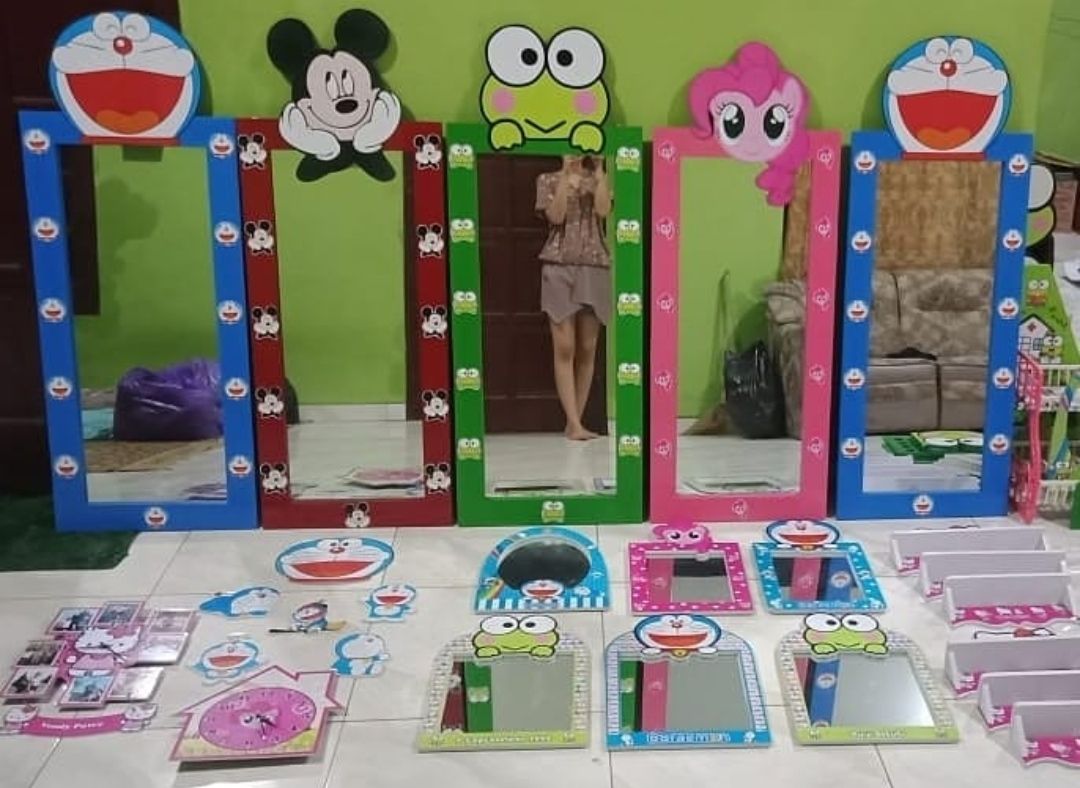 Detail Kaca Dinding Doraemon Nomer 3