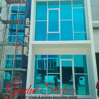 Detail Kaca Jendela Biru Nomer 6
