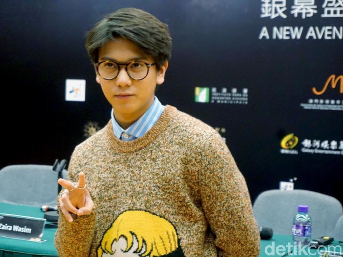 Detail Kacamata Iqbaal Ramadhan Nomer 18