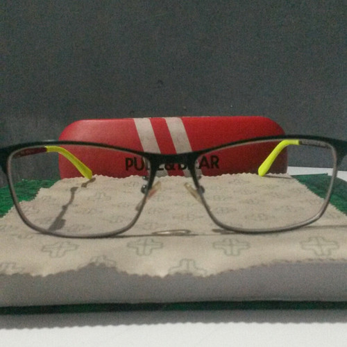 Detail Kacamata Pull And Bear Nomer 21