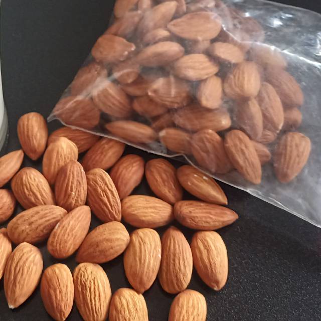 Detail Kacang Almond Dan Kenari Nomer 22