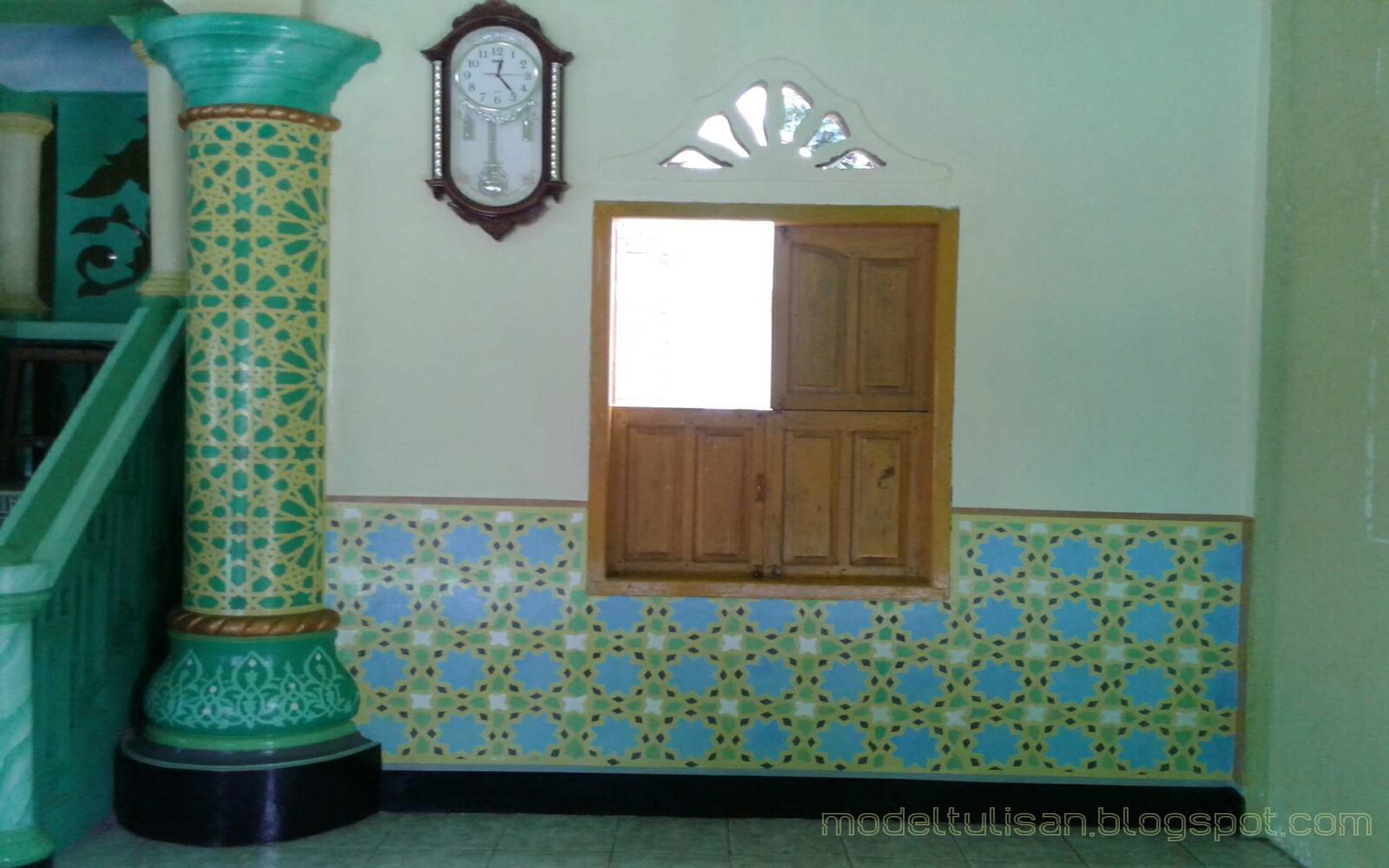 Detail Kaligrafi Tiang Masjid Nomer 11