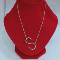 Detail Kalung Emas Putih Huruf S Nomer 13