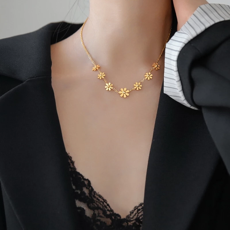 Detail Kalung Emas Simple Nomer 30