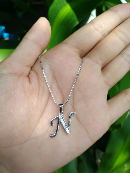 Detail Kalung Huruf Emas Putih Nomer 9