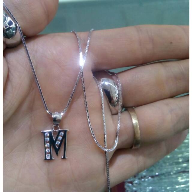 Detail Kalung Huruf M Model Sekarang Nomer 56