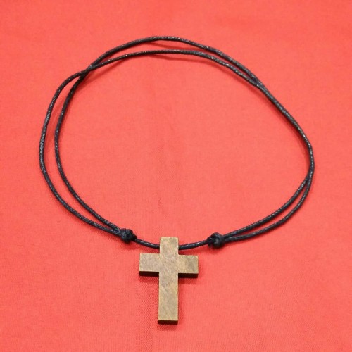 Detail Kalung Salib Kayu Nomer 4