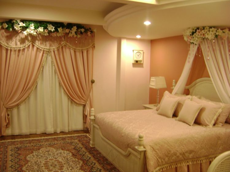 Detail Kamar Pengantin Mewah Dan Romantis Nomer 32