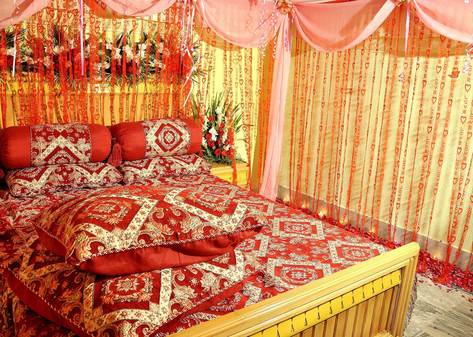 Detail Kamar Pengantin Mewah Dan Romantis Nomer 35