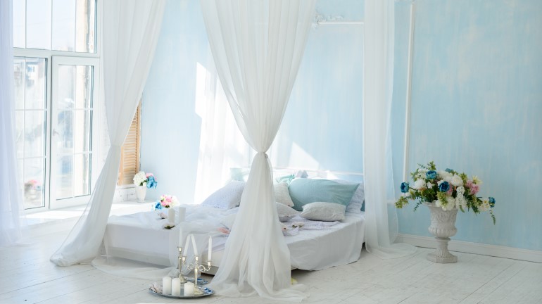 Detail Kamar Pengantin Romantis Nomer 24