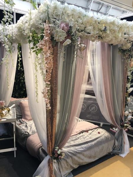 Detail Kamar Pengantin Romantis Nomer 43