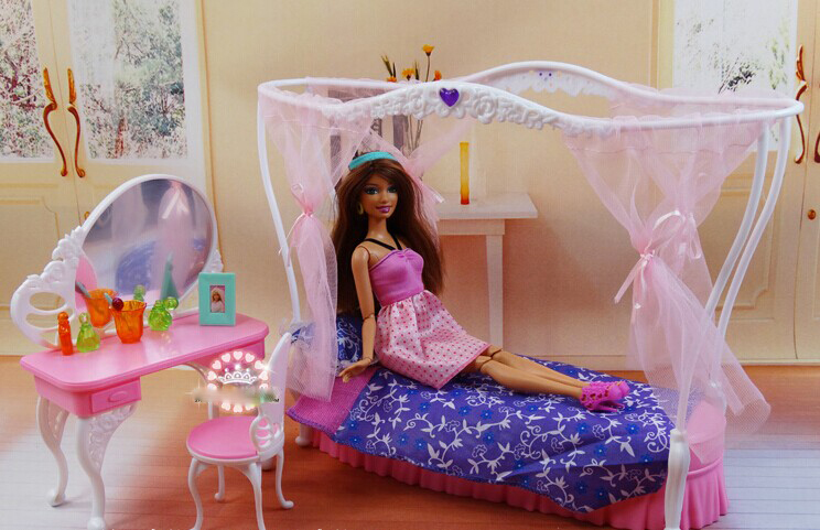 Detail Kamar Tidur Barbie Nomer 32