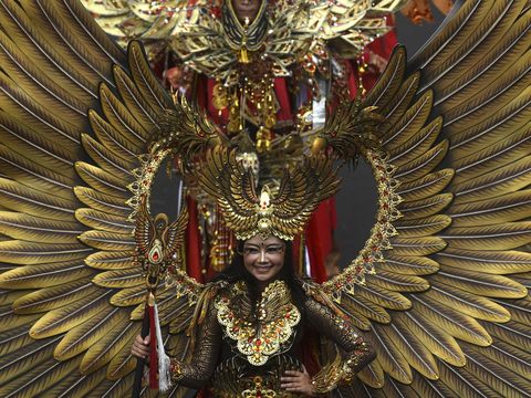 Detail Desain Mahkota Karnaval Nomer 43