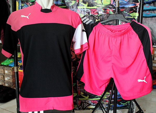 Detail Kaos Futsal Warna Pink Nomer 15