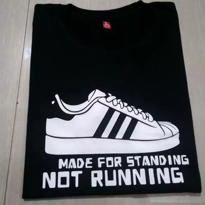 Detail Kaos Gambar Sepatu Nomer 7