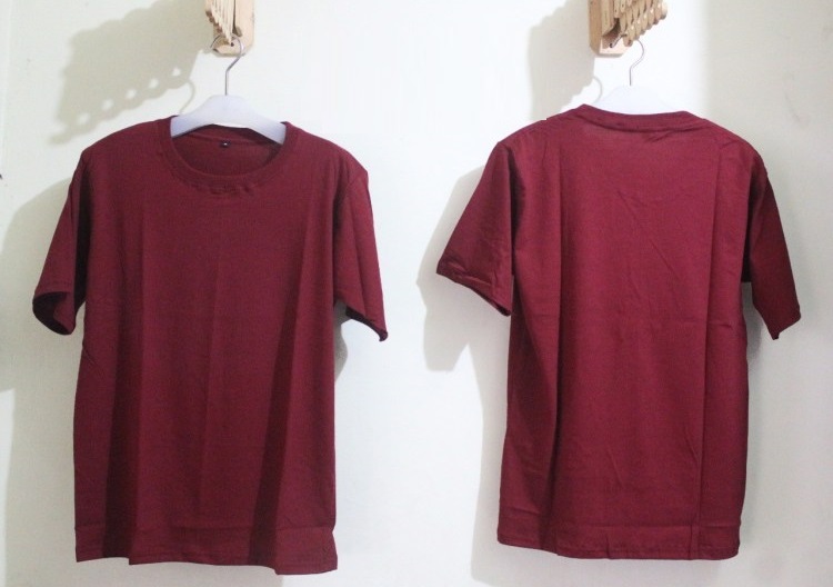 Detail Kaos Polos Warna Merah Maroon Depan Belakang Nomer 17